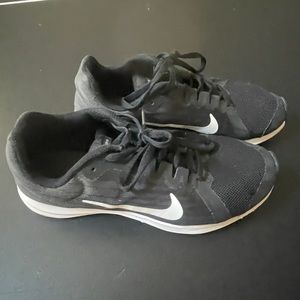 Downshifter 8 Nike running shoes